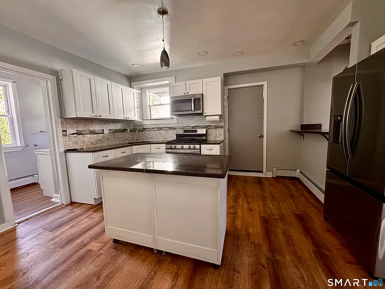 196 Russ St #2 — Photo 5