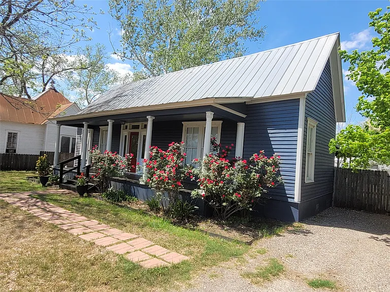 403 Fawcett St — Photo 1