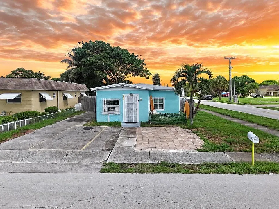207 SW 4th St