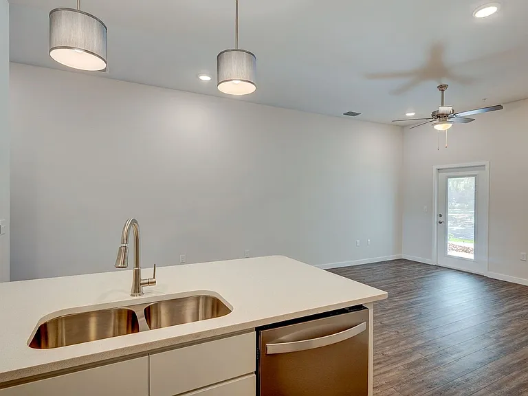 Metro 39 Apartments — Photo 5