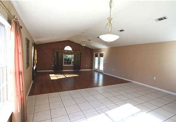 2nd image of 1833 Lighthouse Pointe Dr