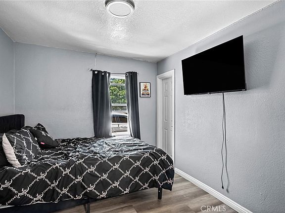 5th image of 130 W 85th St