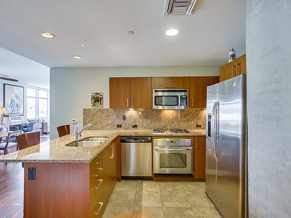 3rd image of 800 The Mark Ln Unit 405
