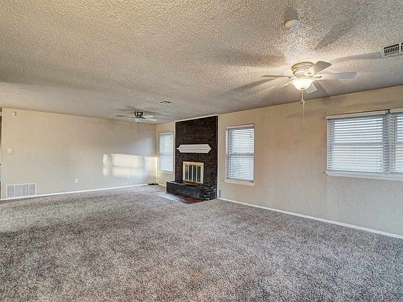 3rd image of 7019 NW Kingsbury Ave