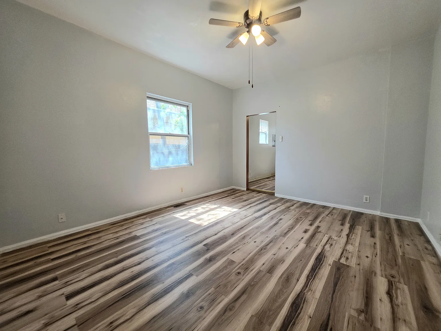 2 bed, 600 sqft, $1,099 — Photo 3
