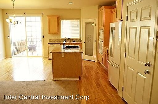 3rd image of 13616 NE 202nd St