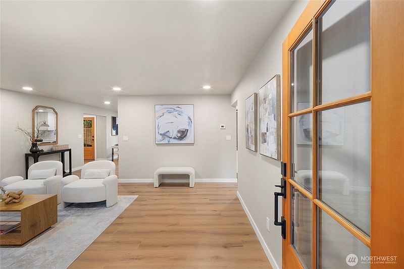 3rd image of 12520 24th Avenue NE