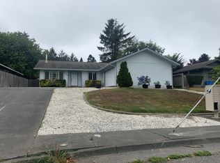 6836 London Dr, Eureka, CA 95503