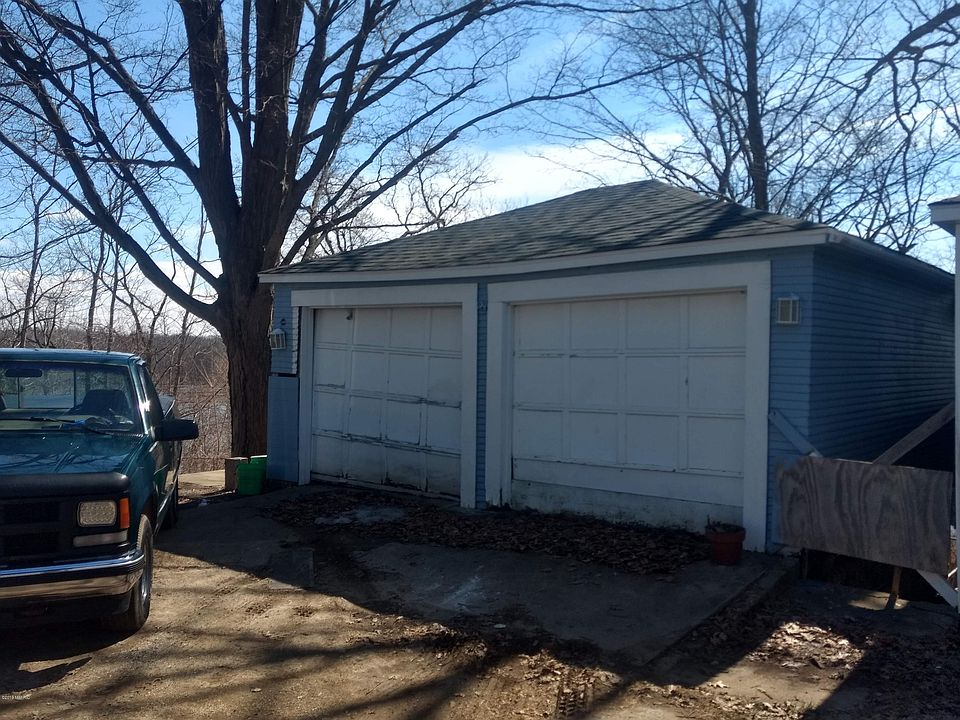 2nd image of 433 S Cedar St