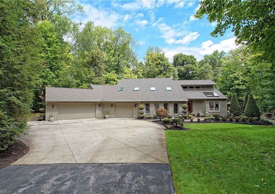 1st image of 9690 Riverwood Ln