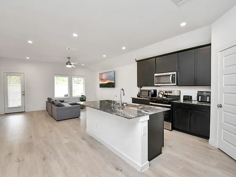 1674 Westway Dr — Photo 26