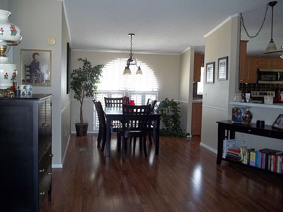3rd image of 1411 Ross Ave