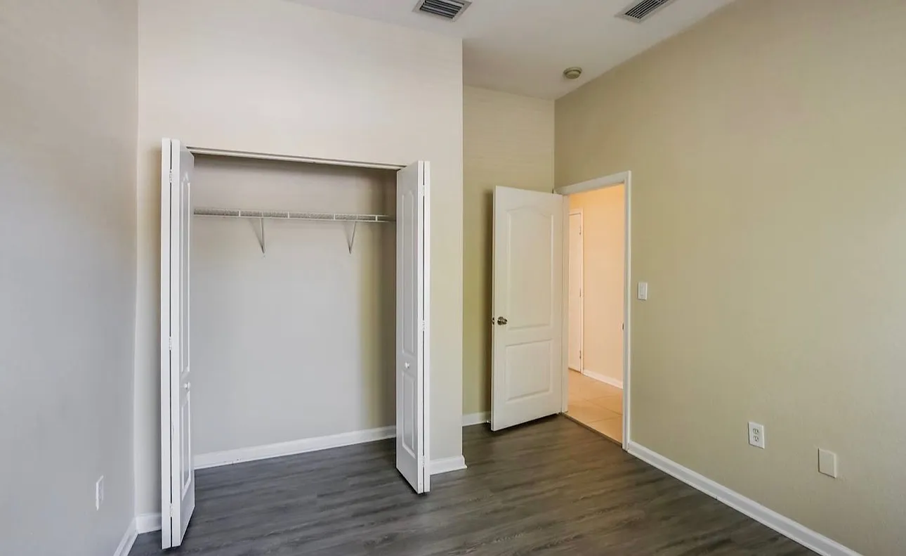 3 bed, 1643 sqft, $2,295 — Photo 3