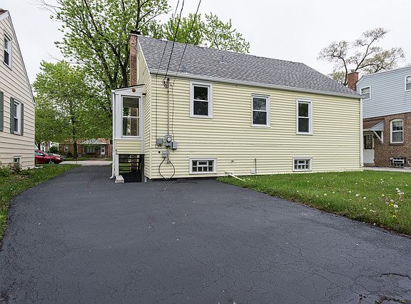 3rd image of 21210 Dettmering St