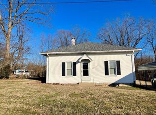 920 4th St E, Scott City, MO 63780