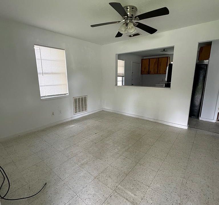 1st image of 16858 Kika De La Garza St