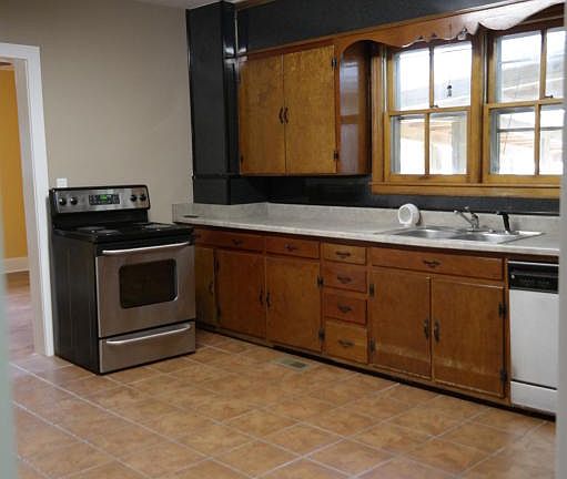 5th image of 2326 King St NE