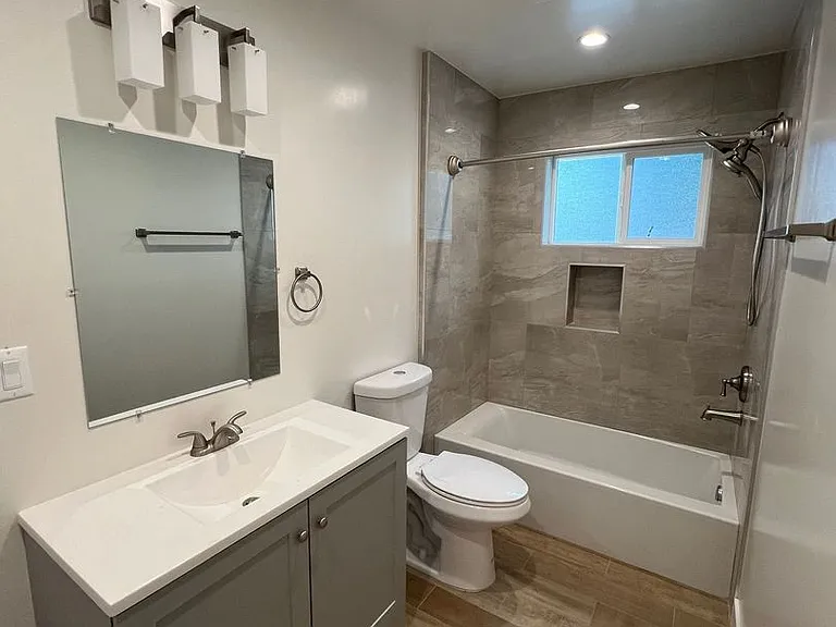 9027 Lindley Ave — Photo 9