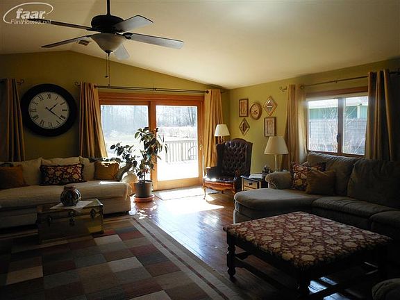 3rd image of 6184 Woodmoor Dr
