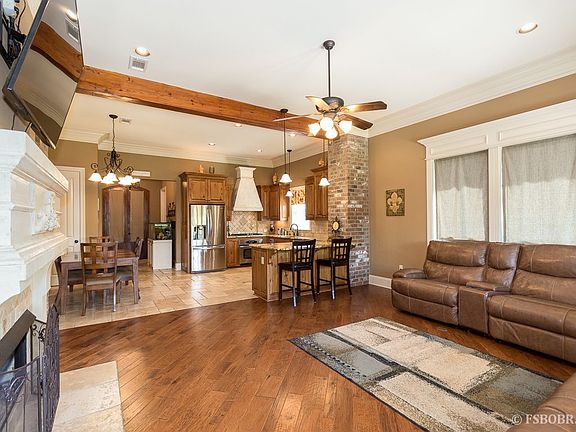 4th image of 17810 Villa Lake Ave