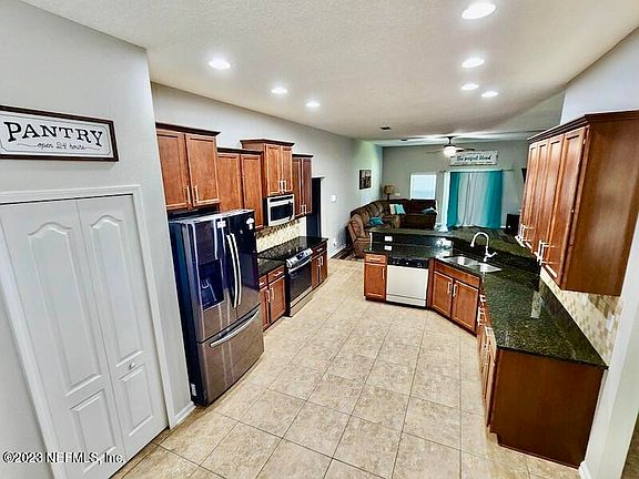 4th image of 3164 HIDDEN MEADOWS Court