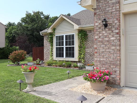 3rd image of 7424 Oakview Dr