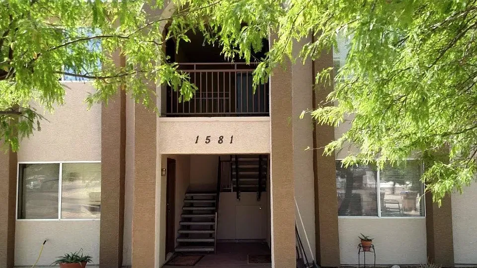 1581 E Southern Ave #4