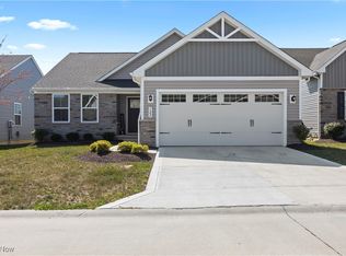 122 Eagle Cir, Amherst, OH 44001