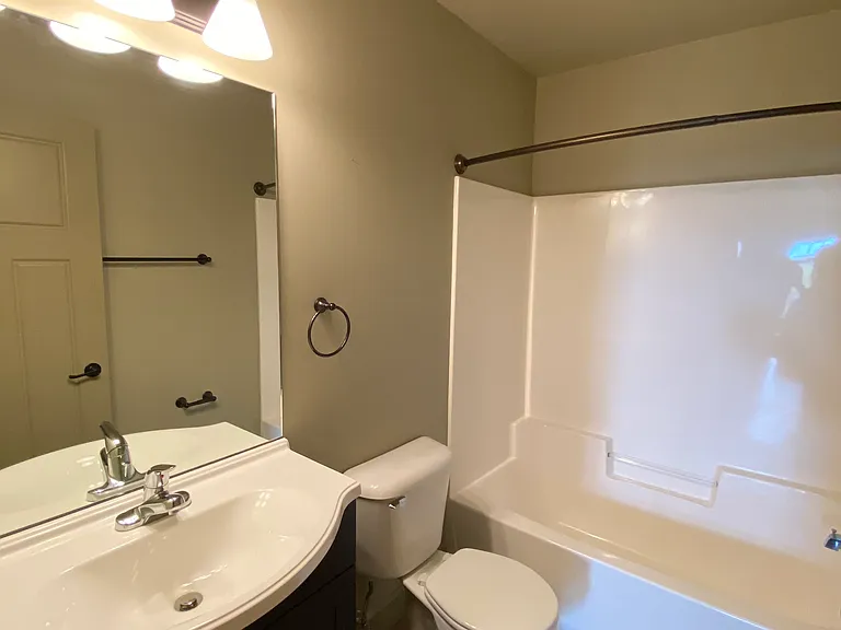 Hancock St — Photo 10