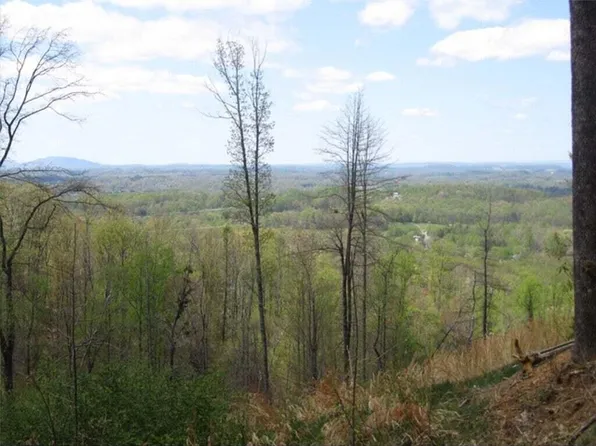 637 Sea Biscuit Ct, Johnson City, TN 37604