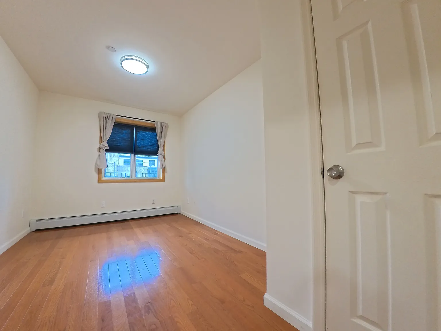 2 bed, 1.5 bath, 900 sqft, $3,250 — Photo 4