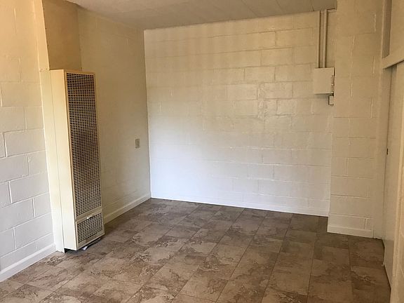 3rd image of 510 9th St APT A
