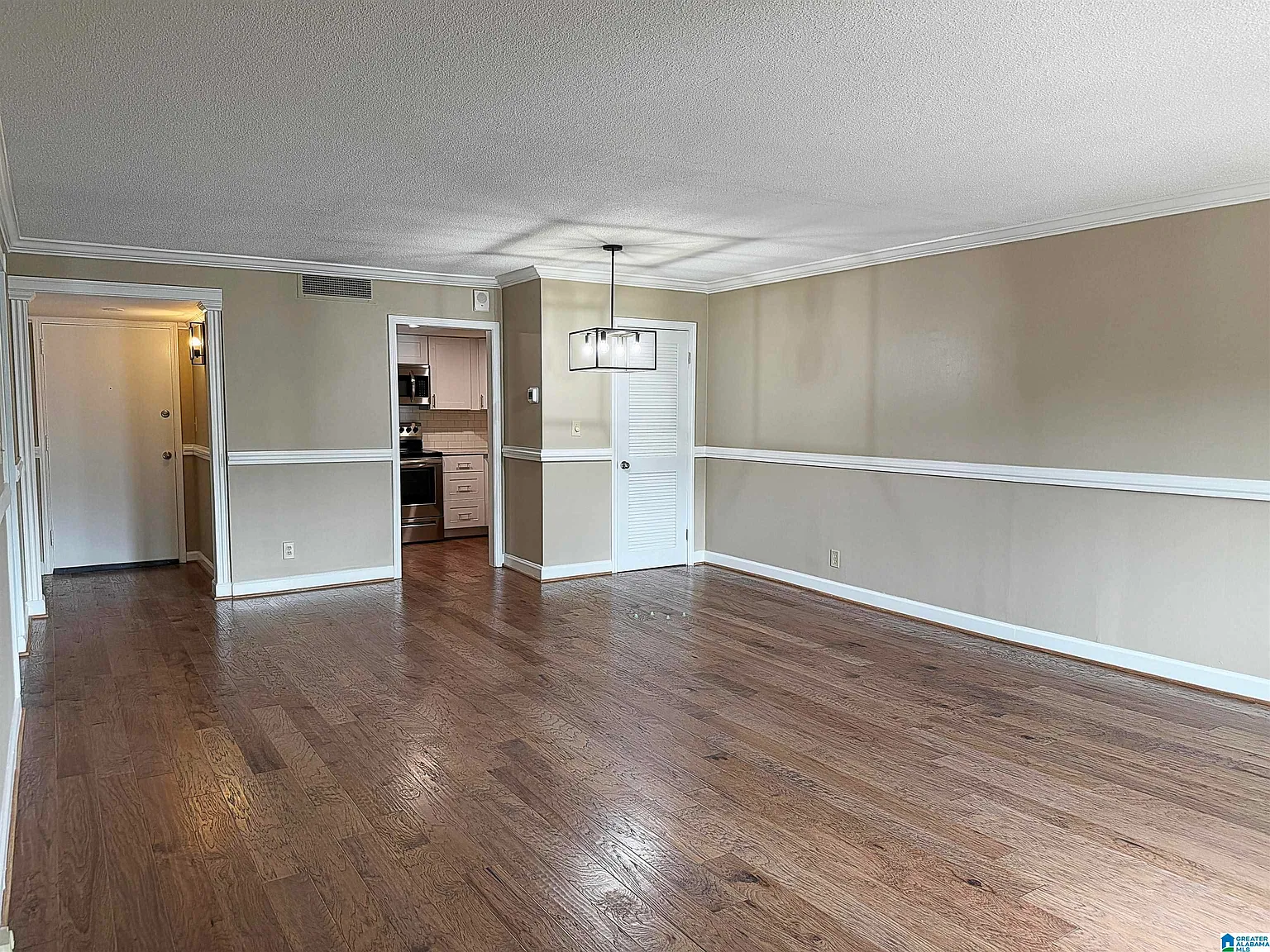 1 bed, 1.0 bath, 855 sqft, $1,500 — Photo 3