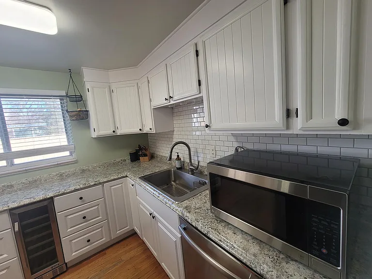 978 Kenton St — Photo 4