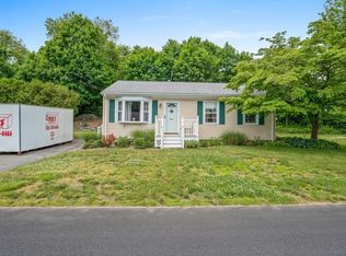 15 Colonial Dr, Warren, RI 02885