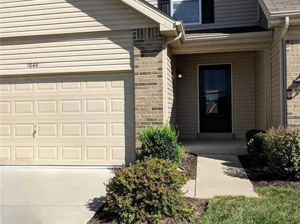 1844 Sterling Oaks Dr, Saint Peters, MO 63376