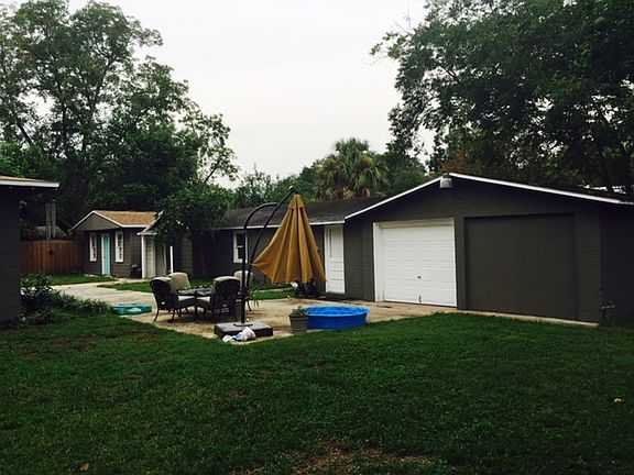 Garage and Guesthouse 