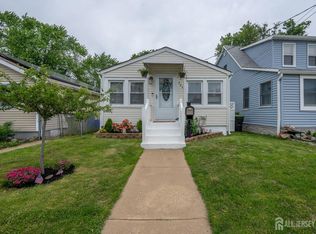 284 Shoreland Cir, Laurence Harbor, NJ 08879