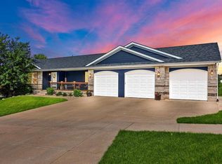 2360 Lansing Dr, Marion, IA 52302