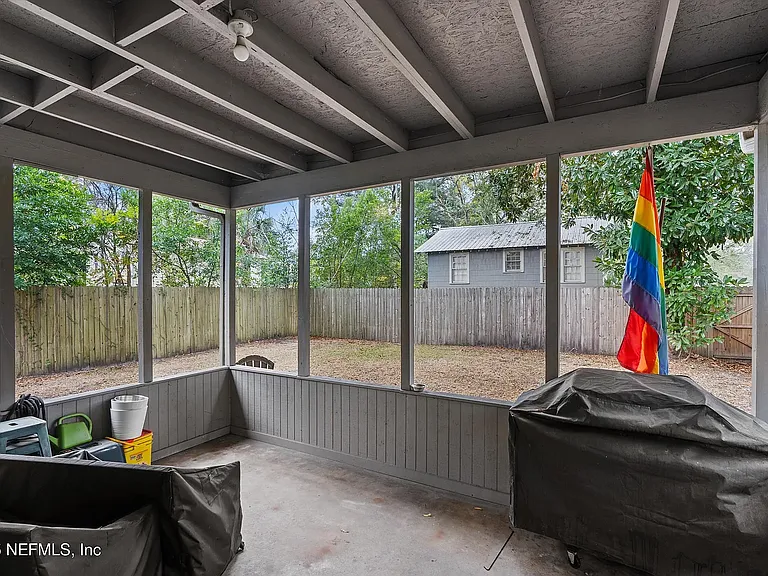 910 Talbot Ave — Photo 11