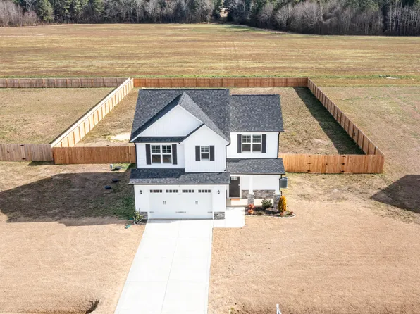 32 Sanford Ln, Dunn, NC 28334