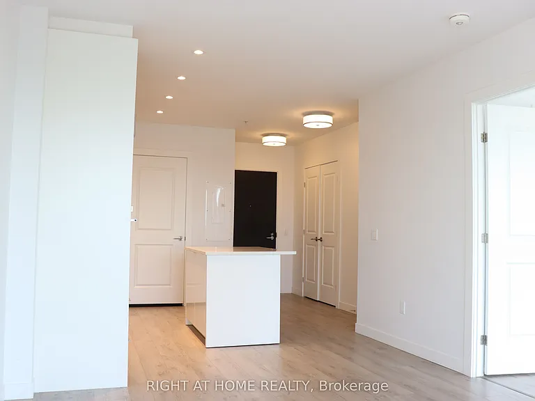 181 King St S #803 — Photo 10