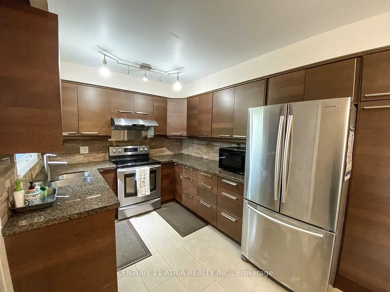 6 bed, $5,400 — Photo 3