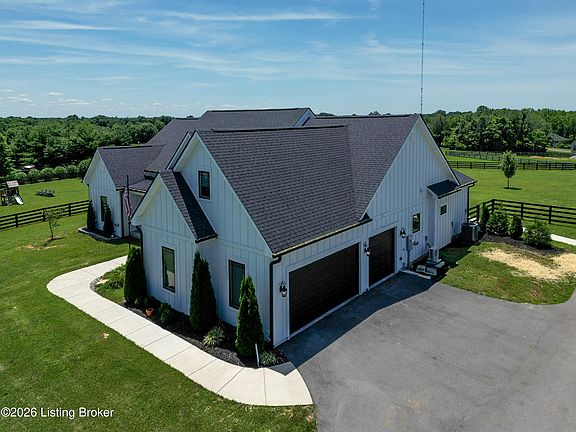 3rd image of 4920 Sycamore Run Dr