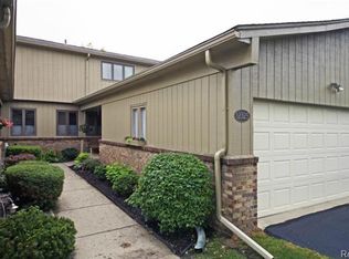 12325 Pinecrest Dr, Plymouth, MI 48170