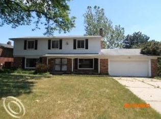 22157 Twyckingham Way, Southfield, MI 48034