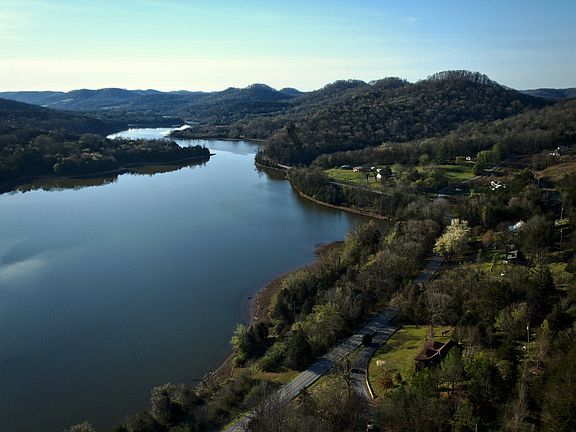 4th image of 548 Martins Creek Hwy