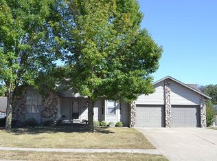 2106 Magnolia St, Effingham, IL 62401