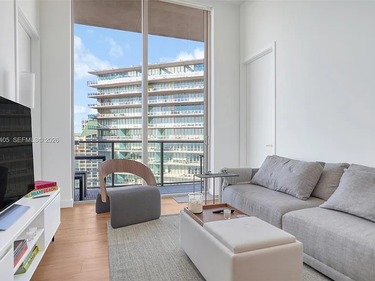 2655 S Bayshore Dr #1805 — Photo 2