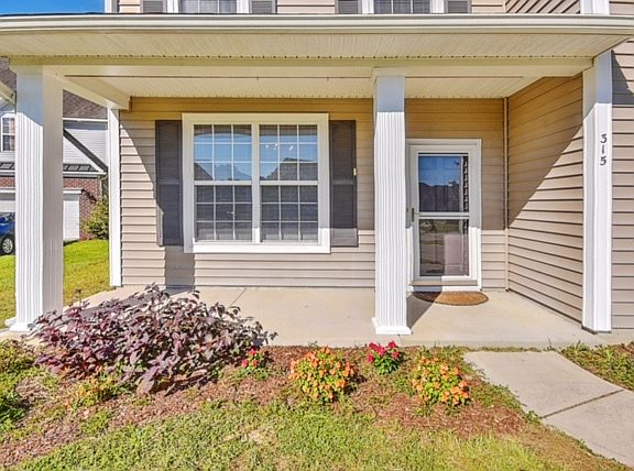 3rd image of 315 Sabal Palmetto Ct